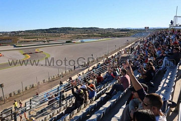 Tribuna ROJA<br />MotoGP Valencia - Cheste